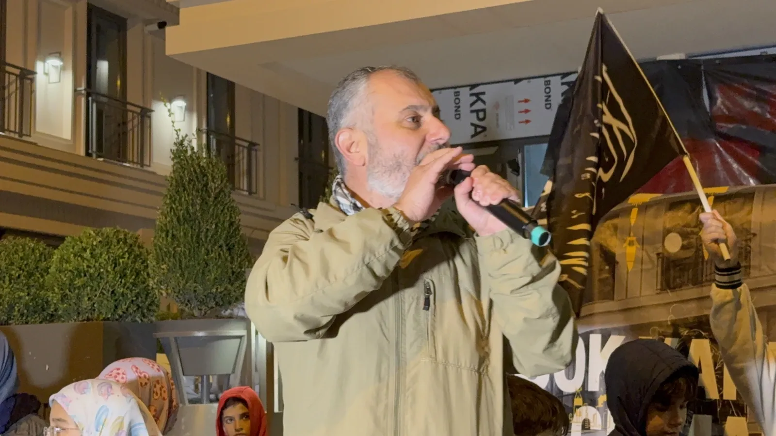 İstanbul Üsküdar Bahçelievler Mahallesi’nde açılması planlanan McDonald’s şubesine yönelik mahalle
