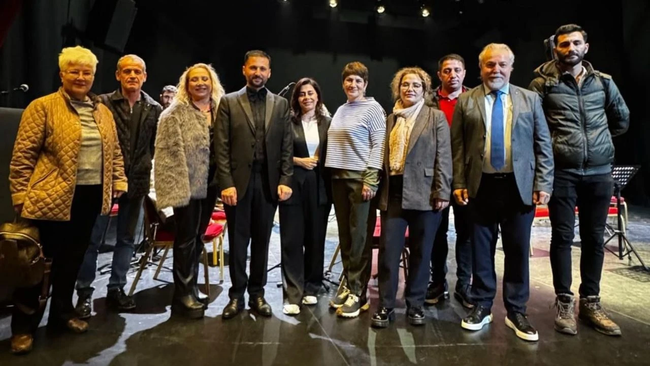 Adıyaman Filarmoni Orkestrası, İstanbul Bağlarbaşı Kültür Merkezi’nde gerçekleştirdiği görkemli konserle