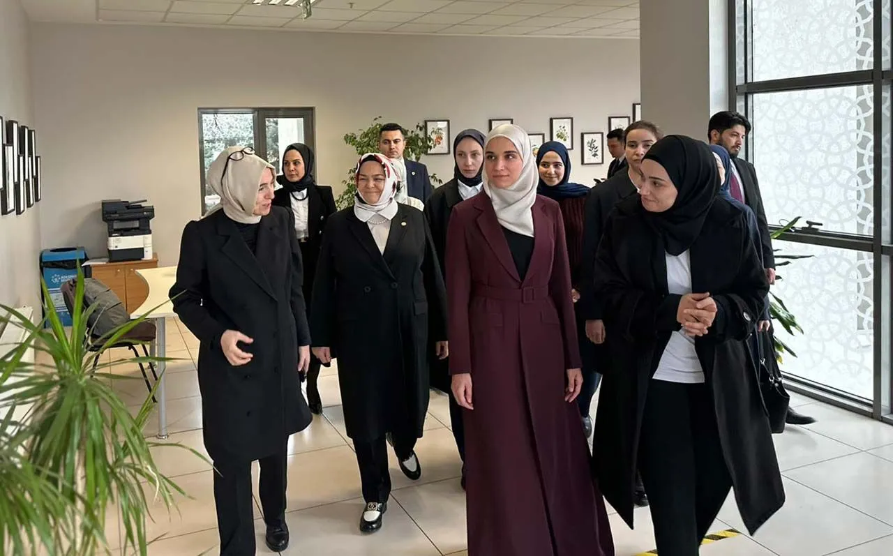 Prof. Dr. Ayşen Gürcan’ın ev sahipliğinde okulun akademik ve teknolojik