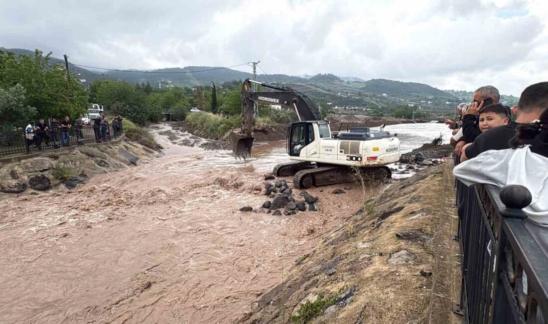 Meteoroloji’nin sarı kodlu uyarısının ardından Osmaniye’nin Düziçi ilçesinde şiddetli sağanak