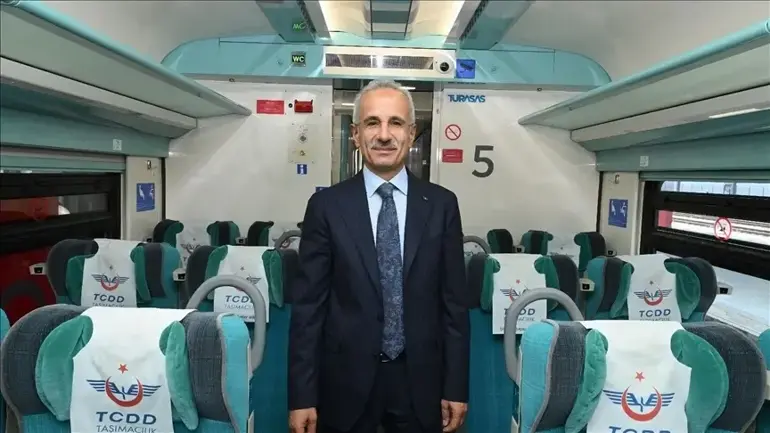 Ulaştırma ve Altyapı Bakanı Abdulkadir Uraloğlu, Bandırma-Bursa-Yenişehir-Osmaneli Hızlı Tren Projesi