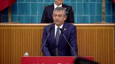 Cumhuriyet Halk Partisi (CHP) Grup Başkanı Özgür Özel, üç haftalık
