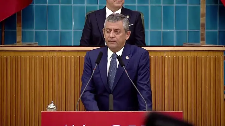 Cumhuriyet Halk Partisi (CHP) Grup Başkanı Özgür Özel, üç haftalık