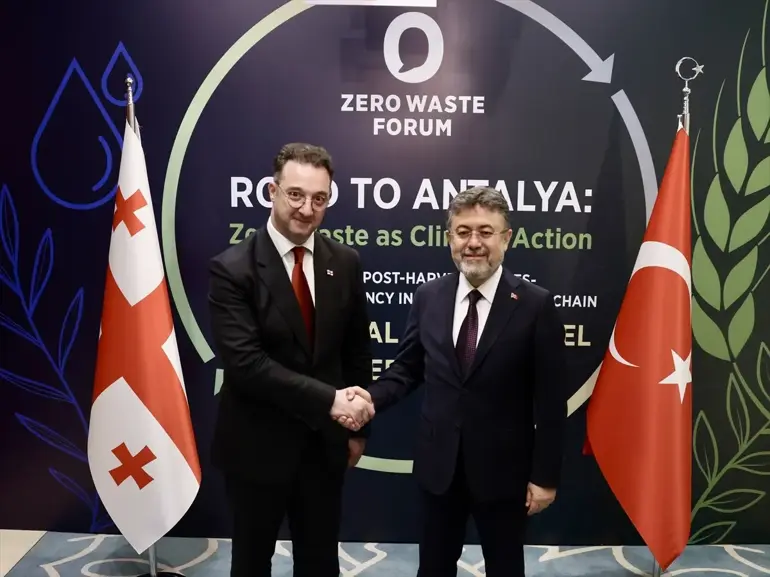 Tarım ve Orman Bakanı İbrahim Yumaklı, İstanbul Atatürk Havalimanı'nda Sıfır