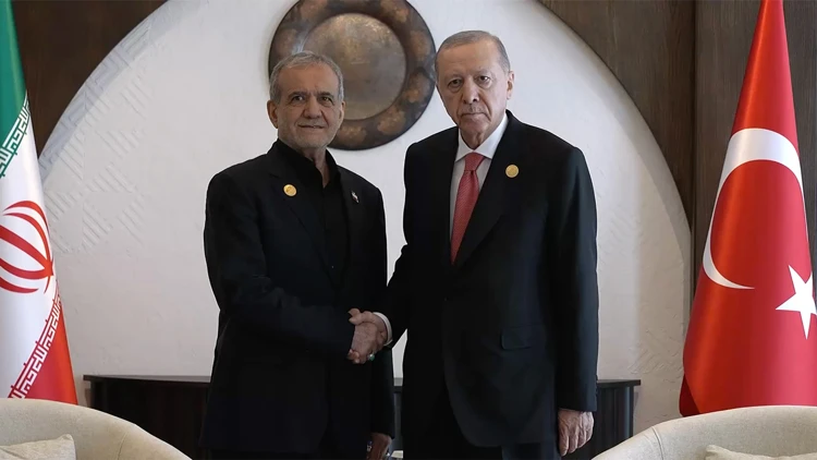 Cumhurbaşkanı Recep Tayyip Erdoğan, İran Cumhurbaşkanı Mesud Pezeşkiyan ve Irak