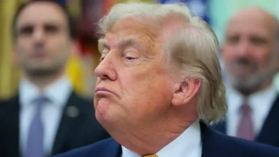 ABD Başkanı Donald Trump, Beyaz Saray'da düzenlenen imza töreninde gazetecilerin