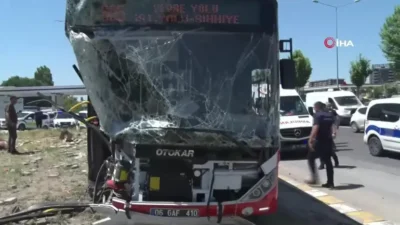 Ankara'nın Etimesgut ilçesinde belediye otobüsünün karıştığı trafik kazasında 1 kişi