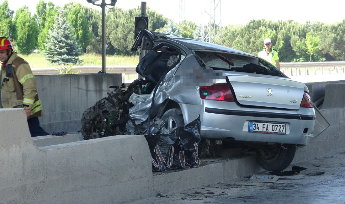 İstanbul’un Tuzla ilçesinde öğleden sonra meydana gelen feci trafik kazasında,