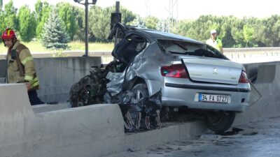 İstanbul’un Tuzla ilçesinde öğleden sonra meydana gelen feci trafik kazasında,