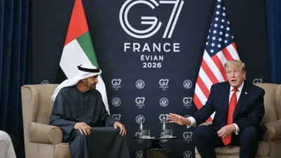 Fransa'da düzenlenen G7 Liderler Zirvesi'nde yaşanan bir diyalog, diplomatik temasların