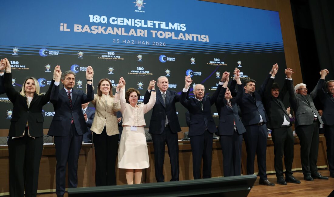 Keçiören, Nevşehir ve Keşan belediye başkanları AK Parti saflarına geçti.