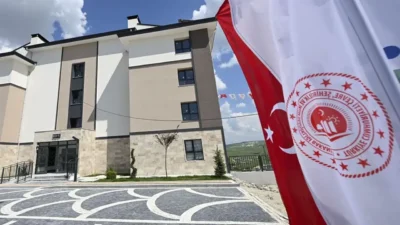 Çevre, Şehircilik ve İklim Değişikliği Bakanı Murat Kurum, TOKİ’nin 64