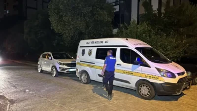 Adana'nın Yüreğir ilçesinde boşanmak isteyen 40 yaşındaki Hatice Mine Kocamaz,