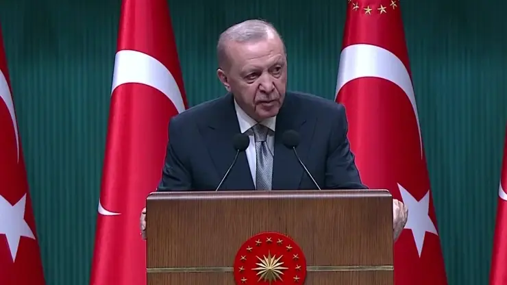Cumhurbaşkanı Recep Tayyip Erdoğan, Cumhurbaşkanlığı Külliyesi'nde gerçekleştirilen Kabine Toplantısı'nın ardından