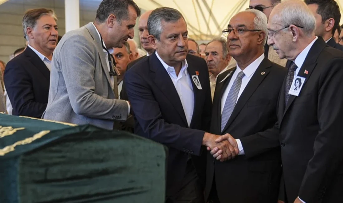 Eski CHP Genel Başkanı merhum Deniz Baykal'ın eşi Olcay Baykal,