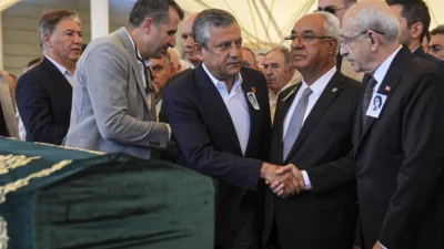 Eski CHP Genel Başkanı merhum Deniz Baykal'ın eşi Olcay Baykal,