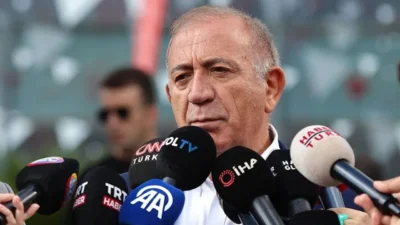 CHP İstanbul İl Başkanı Gürsel Tekin, parti toplantısına ücret karşılığı