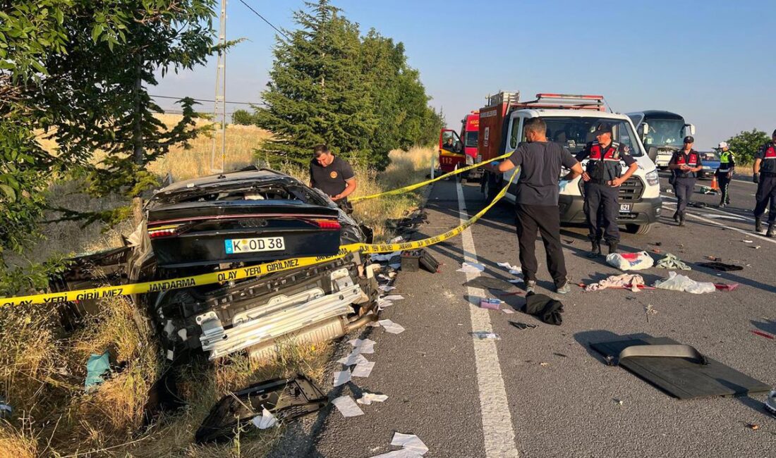 Almanya'dan memleketleri Kayseri'ye gitmek üzere yola çıkan gurbetçi ailenin bulunduğu