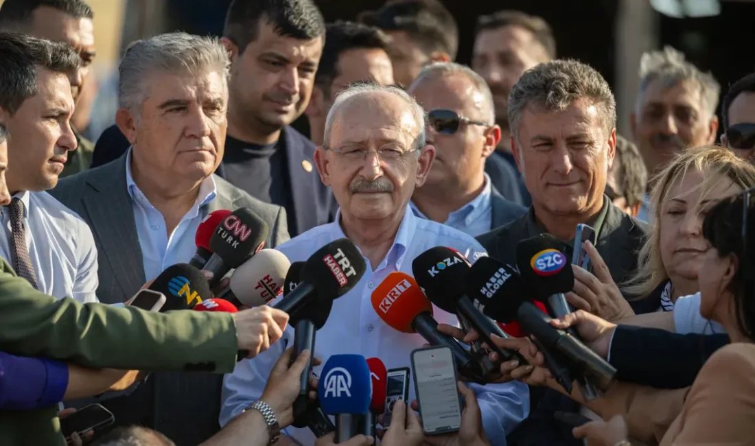 CHP'de 90 milletvekilinin istifa ederek Yeni Parti'yi kurmasının ardından Genel