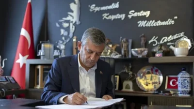 Özgür Özel'in Yeni Parti hamlesi, CHP tarihindeki ayrılıkları yeniden gündeme