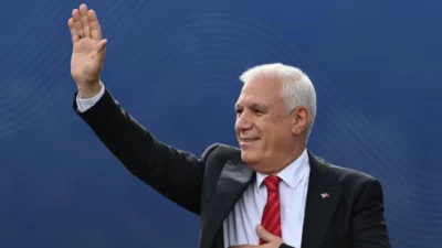 Soruşturma kapsamında tutuklanarak cezaevine gönderilen Bursa Büyükşehir Belediye Başkanı Mustafa