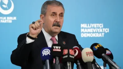 Büyük Birlik Partisi (BBP) Genel Başkanı Mustafa Destici, kamuoyunda çerçeve