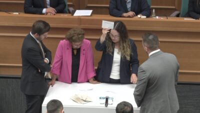 Üsküdar Belediye Başkanı Sinem Dedetaş’ın tutuklanıp görevden uzaklaştırılmasının ardından yapılan